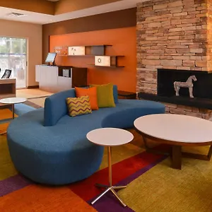 Hotel Fairfield Airport ***